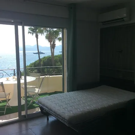 Studio On The Croisette With Sea View